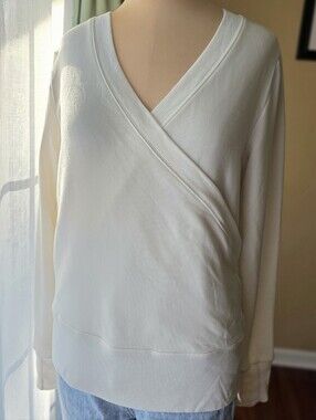 Athleta Recharge Ivory Wrap Sweatshirt Medium Athleisure Yoga Lounge Soft Girl
